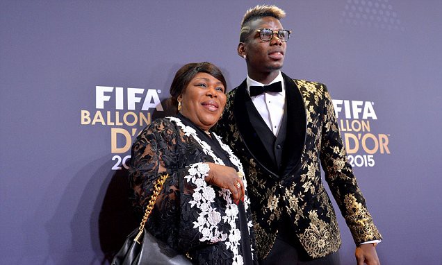 Mẹ con Pogba cướp danh hiệu ‘thảm họa thời trang’ của Messi