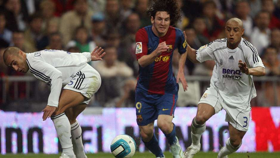 Messi của làng bóng rổ tái hiện “hư chiêu” với Roberto Carlos