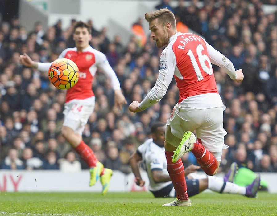 Những pha bóng kỹ thuật nhất vòng 29 Premier League