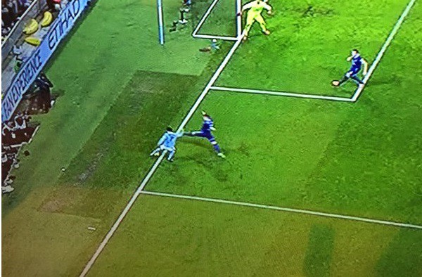 Oan ức rời cuộc chơi, nghiệt ngã quá Everton