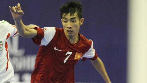 Pha bóng phi thể thao của Phùng Trọng Luân