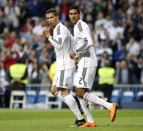 Ronaldo phát điên khi xâu kim trung vệ hàng đầu tuyển Pháp