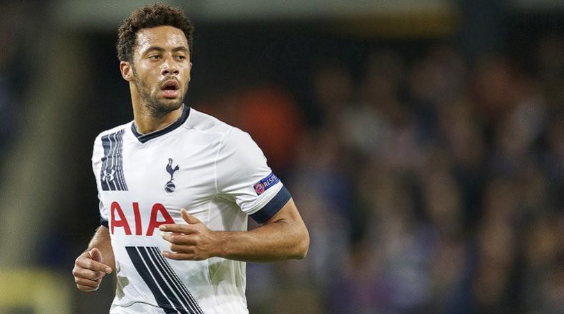 Dembele móc mắt Diego Costa