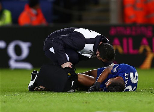 Tình huống Fernandinho và Otamendi thay nhau ‘băm’ Mahrez