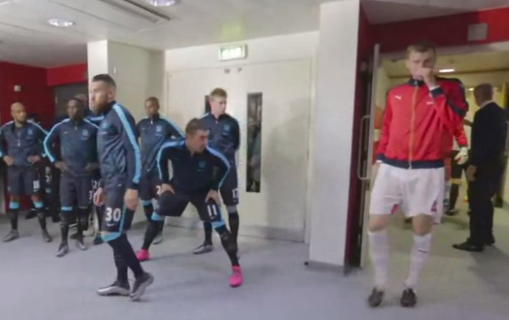 Video tố Per Mertesacker ‘ở bẩn’