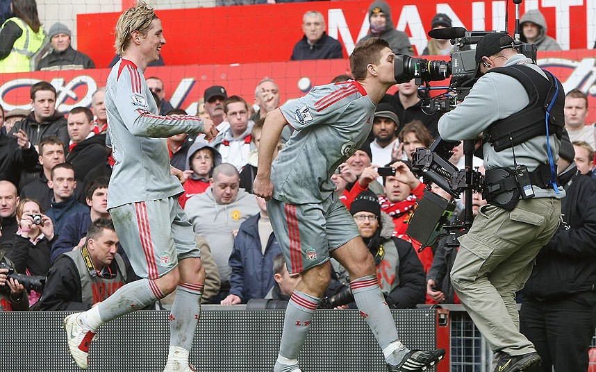 Torres giúp Liverpool hủy diệt Man Utd ngay tại Old Traford