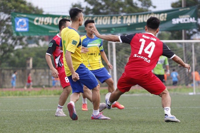 Video vòng 3 giải Hạng Nhất phủi 2016: Hữu Bằng 1-1 HBG