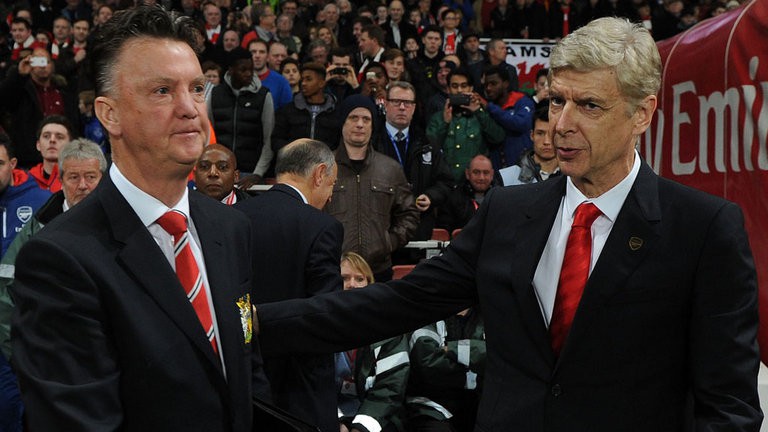 Wenger cười ngặt nghẽo Van Gaal trong ngày TTCN mở cửa
