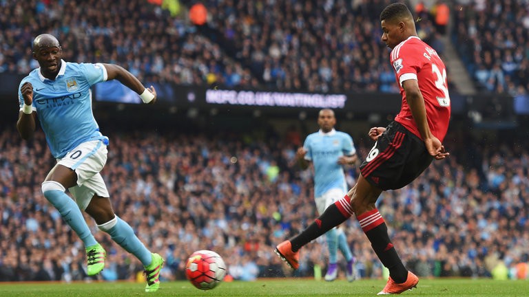 Cơ hội cho Man Utd đá gã láng giềng ồn ào khỏi Top 4