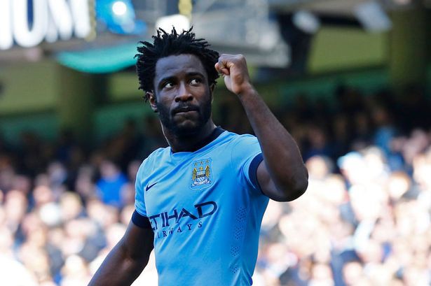 Wilfried Bony thoải mái đánh đầu mở tỉ số trận đấu