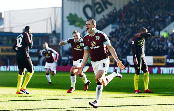 TRỰC TIẾP, Burnley 1-0 Man City: Marney lập si&ecirc;u phẩm