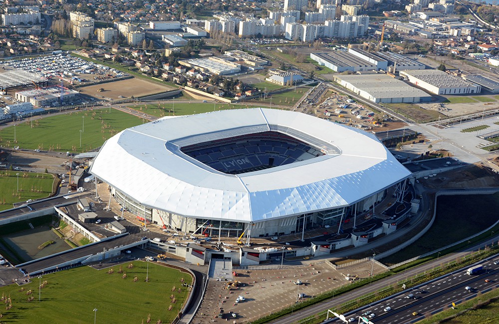 Sân Stade de Lyon đang trong quá trình hoàn thiện Giới thiệu sân đấu tại VCK EURO 2016: Sân Stade de Lyon