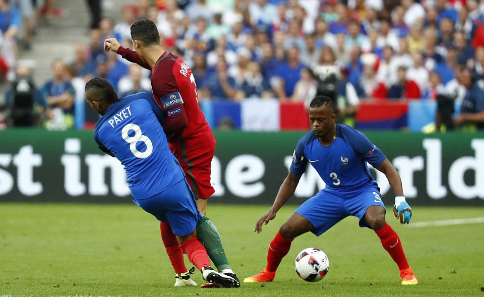 Những h&igrave;nh ảnh ấn tượng của lễ bế mạc v&agrave; trận chung kết EURO 2016