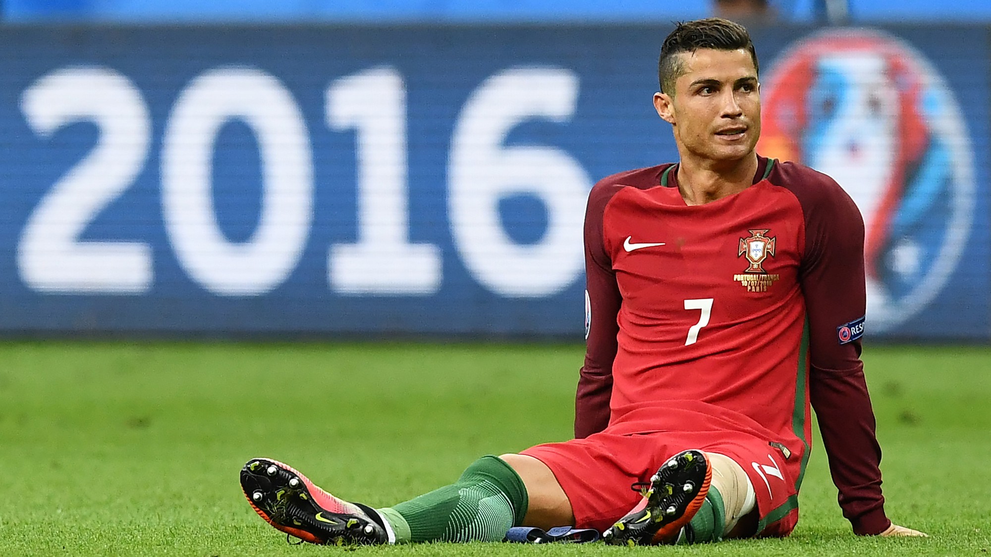 FIFA lo ngại Ronaldo c&oacute; thể r&uacute;t khỏi FIFA Confederations Cup 2017