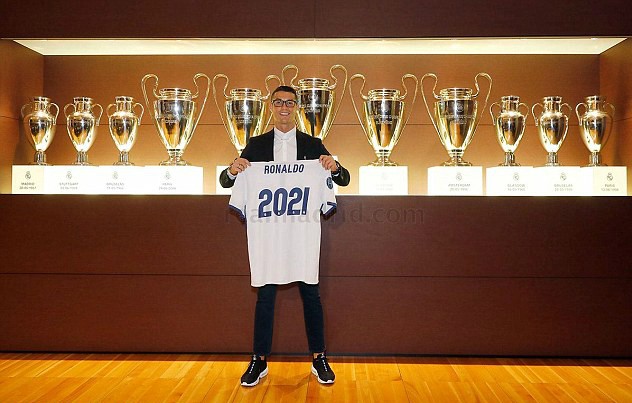 Ronaldo, Messi muốn gia hạn hợp đồng, Real v&agrave; Barca chẳng d&aacute;m n&oacute;i kh&ocirc;ng