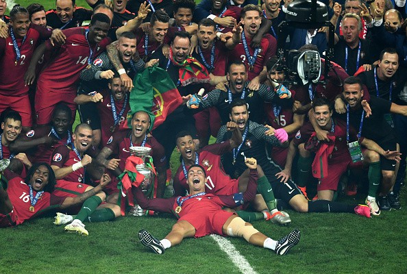 Những h&igrave;nh ảnh ấn tượng của lễ bế mạc v&agrave; trận chung kết EURO 2016