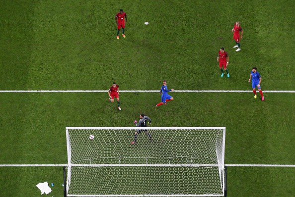 Những h&igrave;nh ảnh ấn tượng của lễ bế mạc v&agrave; trận chung kết EURO 2016