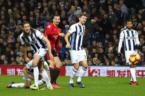 Man Utd run rẩy khi Ibrahimovic ham phạm lỗi chẳng k&eacute;m g&igrave; ham ghi b&agrave;n