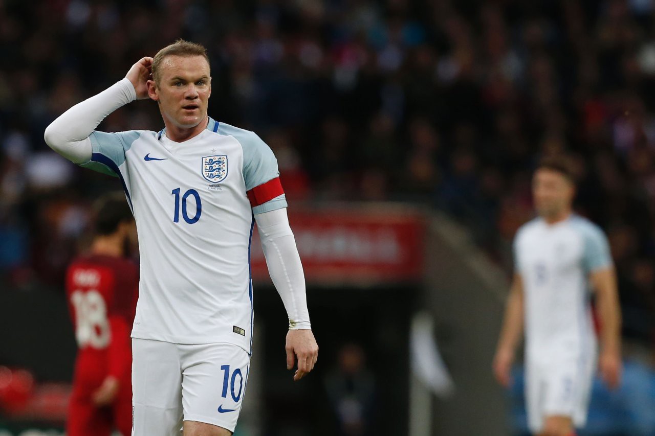 Rooney vừa trải qua một giải đấu tệ hại cùng đội tuyển Anh Tân HLV trưởng đội tuyển Anh sẽ “trảm” Rooney