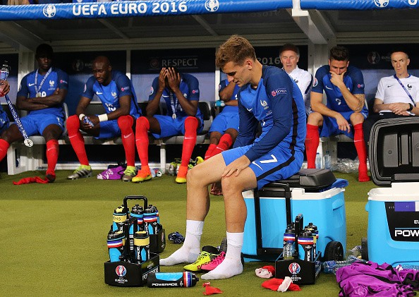 Những h&igrave;nh ảnh ấn tượng của lễ bế mạc v&agrave; trận chung kết EURO 2016