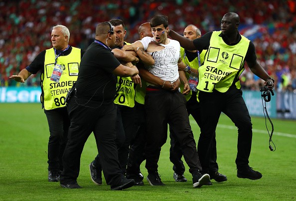 Những h&igrave;nh ảnh ấn tượng của lễ bế mạc v&agrave; trận chung kết EURO 2016
