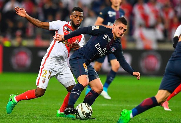 Verratti (&aacute;o xanh) đang nhận được sự quan t&acirc;m của Man Utd