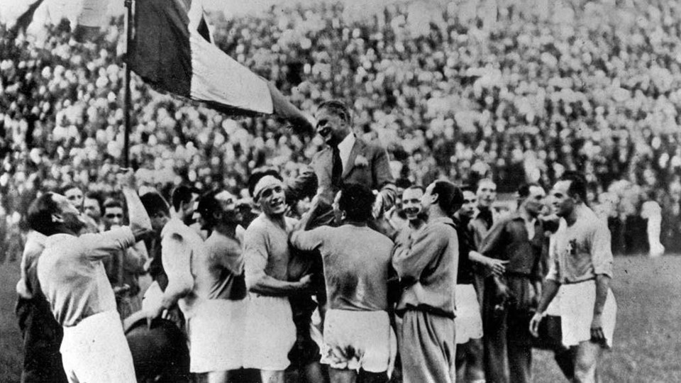 Ân oán giữa hai nền bóng đá Italia và Tây Ban Nha