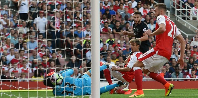 Arsenal 3-4 Liverpool: Thảm họa phòng ngự