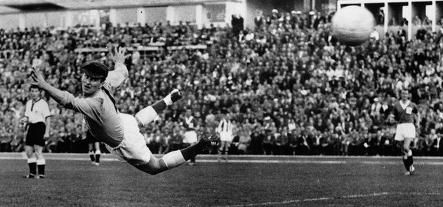 Kỳ tích của Bắc Ireland ở World Cup 1958 và duyên nợ kỳ lạ với người Đức