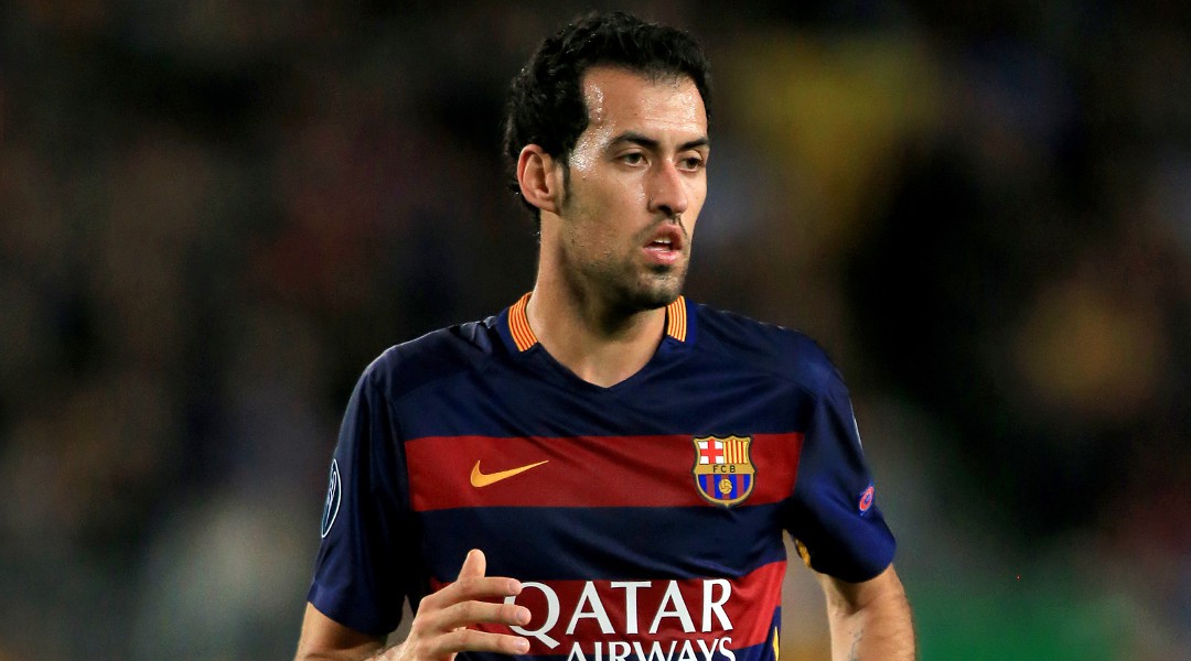 "Barcelona gia hạn hợp đồng với Busquets, Chelsea để Willian đến Man Utd"
