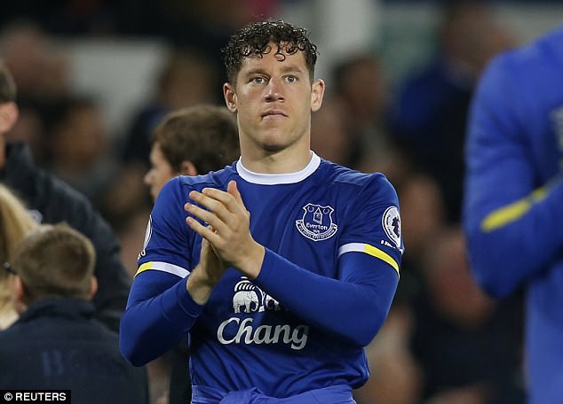 Barkley đang nhân được sự quan tâm của Chelsea và Man Utd Barkley đang nhân được sự quan tâm của Chelsea và Man Utd