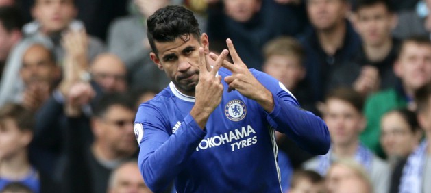 Chân sút “Mèo đen” mắn bàn hơn Diego Costa trong ngày Lễ tặng quà