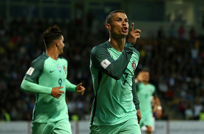 Đang "son", Ronaldo có "vơ vét" nốt Confed Cup?