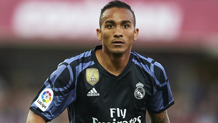 Danilo sắp trở th&agrave;nh người của Man City