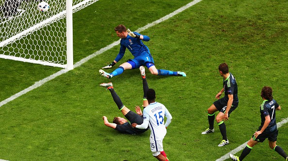 EURO 2016 đang gay cấn nhất ở những phút bù giờ