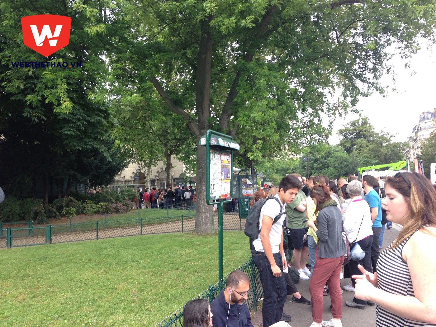 Một ng&agrave;y trong hầm mộ giữa Paris