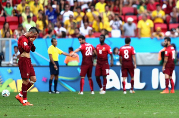 Ronaldo thường ''v&ocirc; hại'' tại EURO v&agrave; World Cup