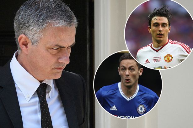 Wenger ở lại Arsenal đến năm 2019, Mourinho muốn t&aacute;i hợp với Matic