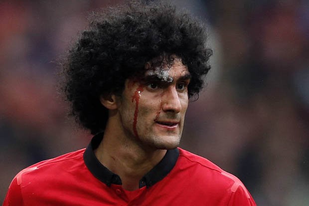 Video: Fellaini xô xát với NHM trong hộp đêm