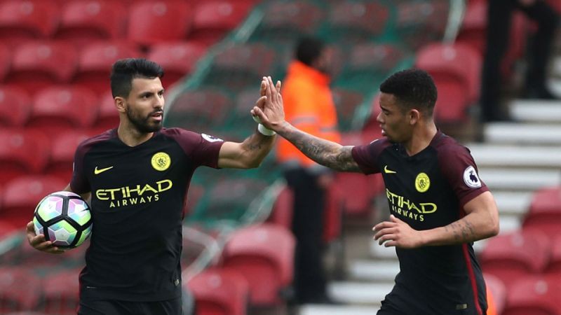 Aguero đánh mất vị trí vào tay Gabriel Jesus (phải) Aguero đánh mất vị trí vào tay Gabriel Jesus (phải)