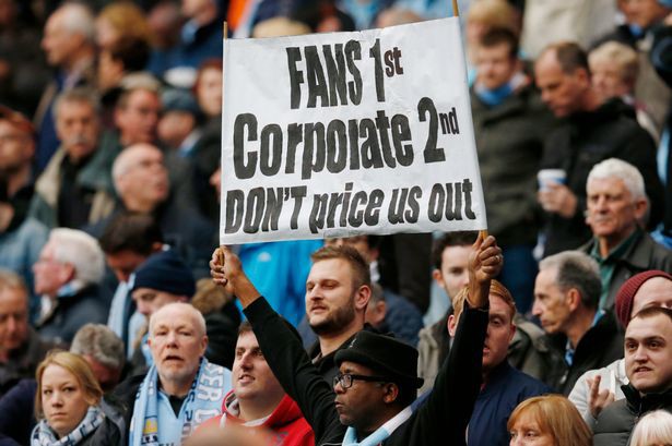 Giá vé trần sân khách ở Premier League chỉ còn ... 1 triệu đồng