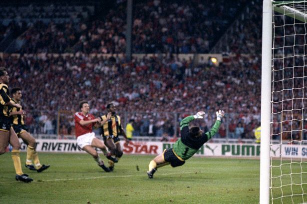 Kỷ nguyên huy hoàng của Man Utd được mở ra bởi... một sự nhầm lẫn