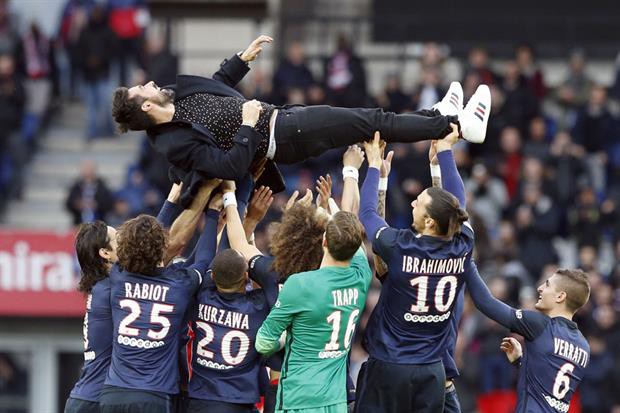 Lavezzi được đồng đội tung hứng trước khi sang Trung Quốc