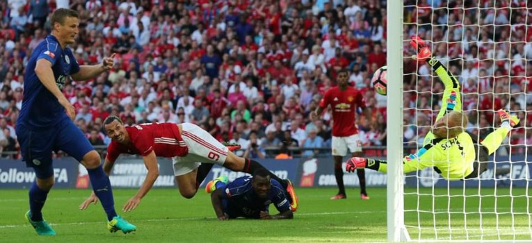 Leicester 1-2 Man Utd: Chiến quả đầu tiên của Mourinho với Quỷ đỏ