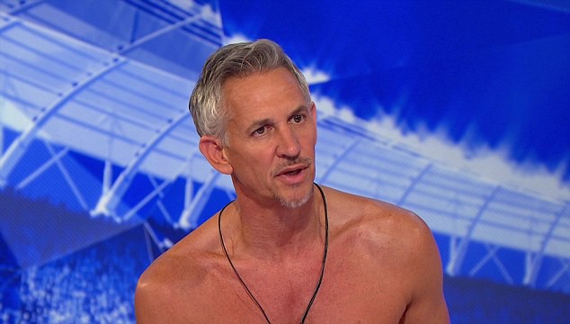 Giữ lời hứa với Leicester, Lineker bán khoả thân lên truyền hình