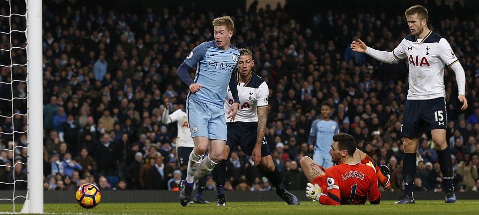 Được Lloris “biếu quà”, Man City vẫn đánh rơi chiến thắng