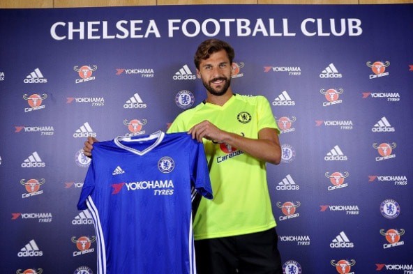 Chelsea đang nhắm Fernando Llorente để tăng cường sức mạnh h&agrave;ng c&ocirc;ng