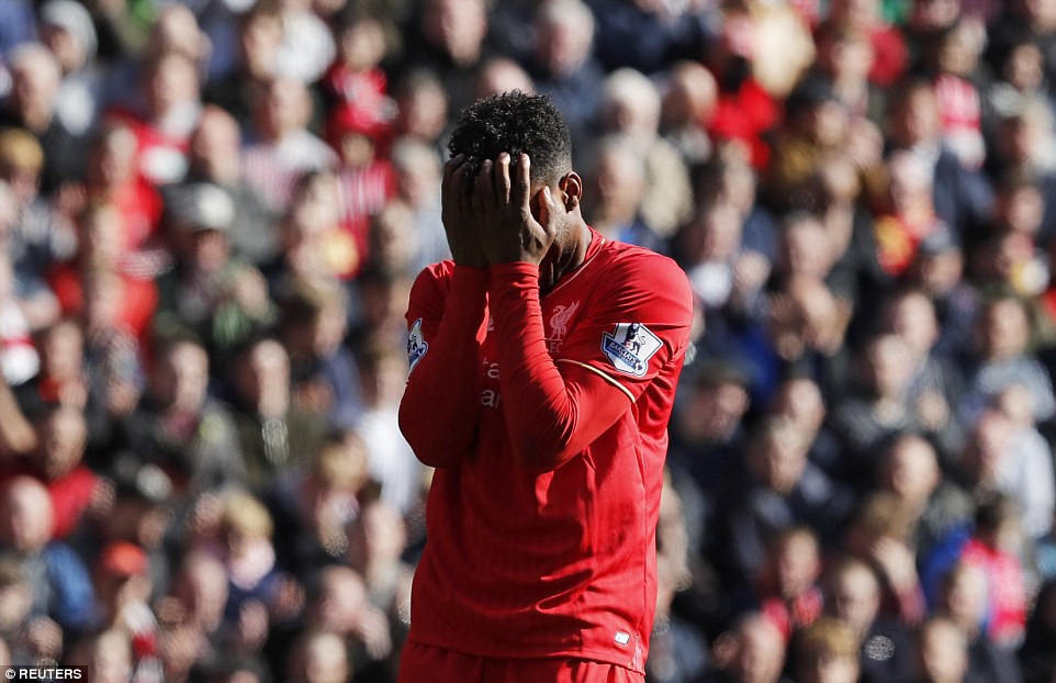 Loạt trận 21h00 vòng 35 Premier League: Liverpool tự bắn vào chân, Chelsea gỡ gạc chút thể diện