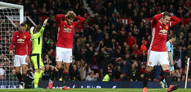 Hàng công cùn trơ, Man Utd không thắng trận thứ 4 liên tiếp