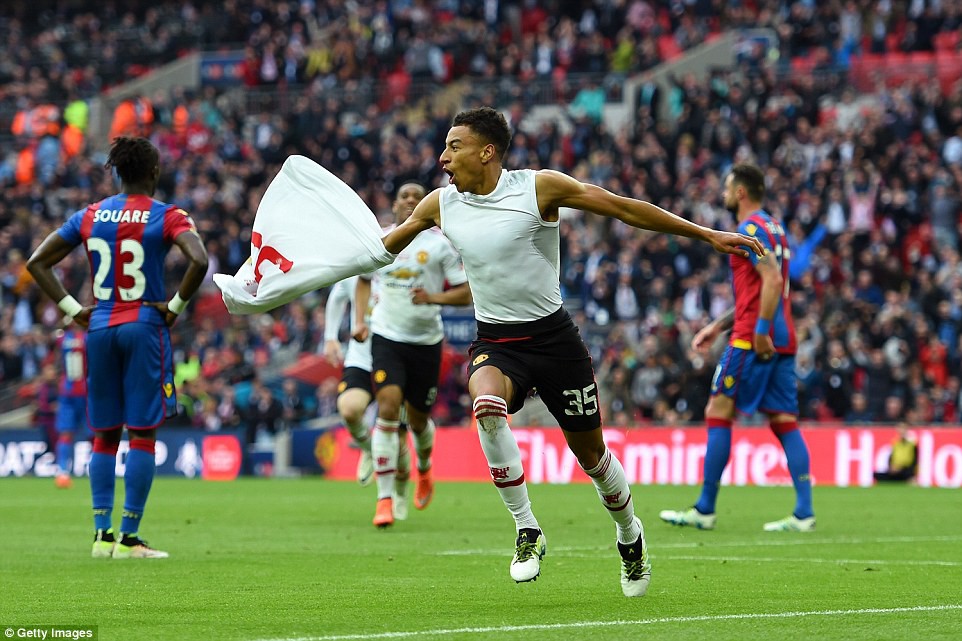 Chung kết FA Cup, Crystal Palace 1-2 Man Utd: Quỷ đỏ ngược dòng